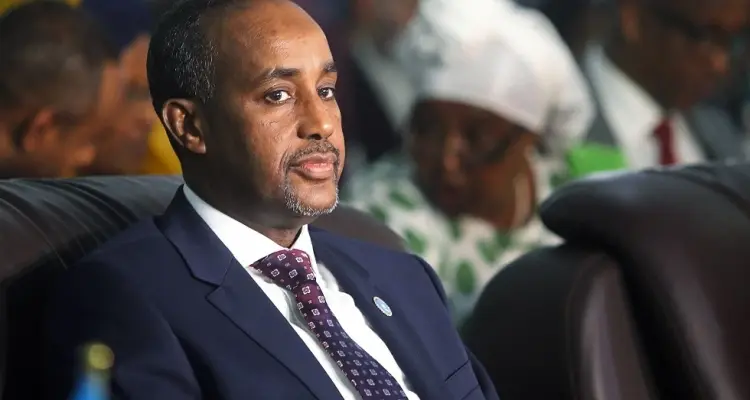 رئيس الصومال يوقف رئيس الوزراء عن العمل ببيانٍ رسمي.. ويكشف السبب: أخبار