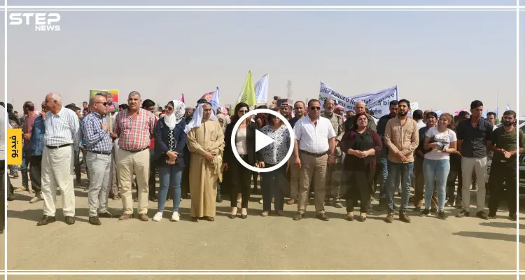 أهالي شرق سوريا يحتجون أمام قاعدة للتحالف الدولي على إقصاءهم من اللجنة الدستورية (فيديو): أخبار