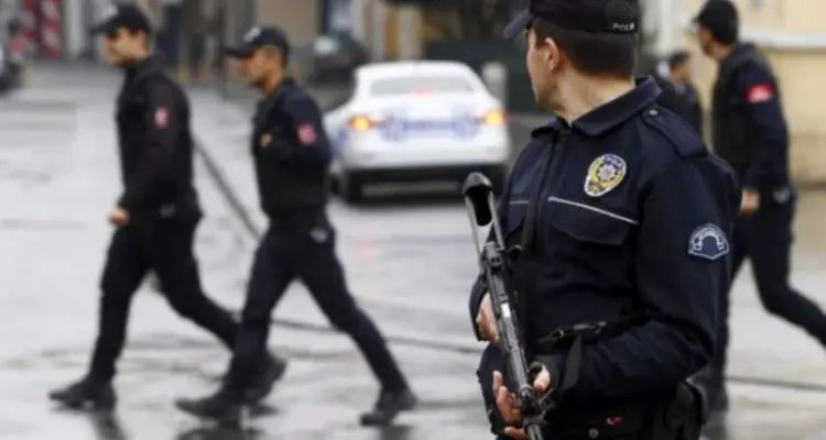 الاستخبارات التركية تعتقل 8 أشخاص خططوا لخطف مسؤول عسكري إيراني سابق: أخبار