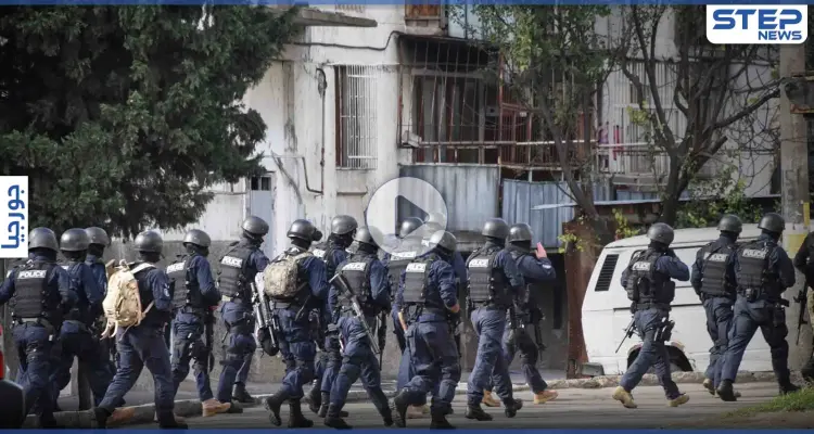بالفيديو|| اعتقال زعيم معارضة في جورجيا واستخدام الغاز المسيل للدموع في مداهمة مقر حزبه: أخبار