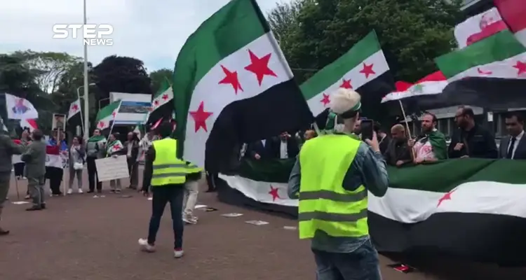مظاهرة أمام محكمة الجنايات الدولية في هولندا للمطالبة بالمعتقلين وتضامناً مع إدلب: أخبار