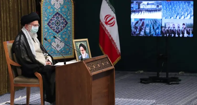 خامنئي: "على الجيوش المنطقة ألا تسمح بالتدخل فيها": أخبار