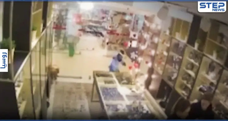 لجذب الزبائن.. أطفال متنكرين بزي "أحادي القرن" يقتحمون متجر مجوهرات والشرطة تكشف السر: أخبار