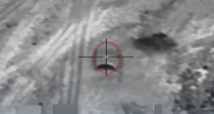 بالفيديو|| لحظة استهداف مواقع لميليشيا الحوثي بمأرب والبيضاء ومقتل 90 عنصراً: أخبار