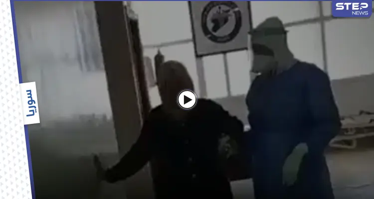 بالفيديو|| طبيب يغني في إحدى مستشفيات إدلب مستخدماً الموليّة الرقاوية من أجل تخفيف المرض عن سيدة مسنة: أخبار