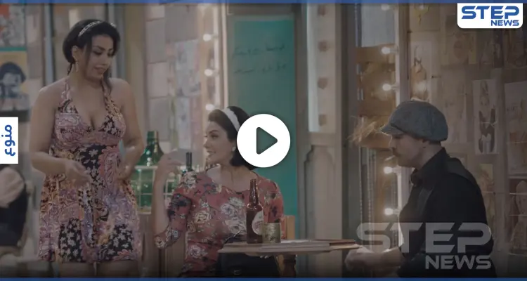 بالفيديو|| ممثلان سوريان يتبادلان القبل علانية.. بمشهد جريء في شارع شيكاغو: أخبار