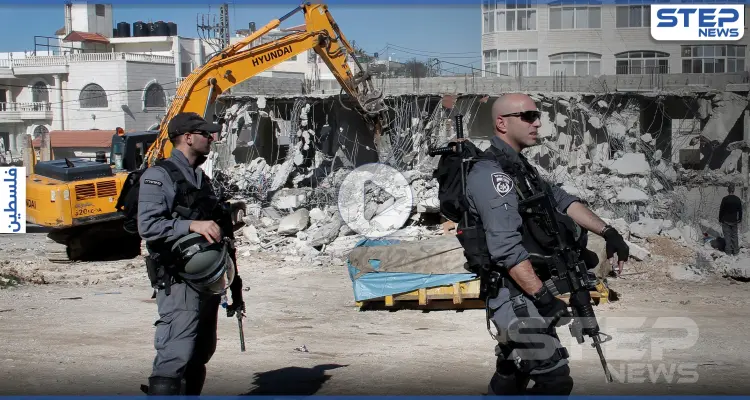 بالفيديو|| "راح نرجع نعمر".. بهذه الكلمات واجه مسن فلسطيني الجيش الإسرائيلي خلال هدم منزله: أخبار