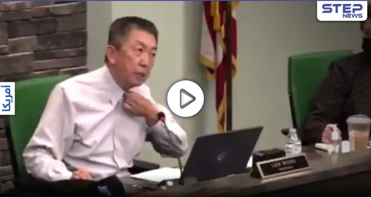 بالفيديو|| رداً على العنصرية.. جندي أمريكي سابق يخلع ثيابه وسط اجتماع رسمي ليظهر ندوب الحرب في جسده: أخبار