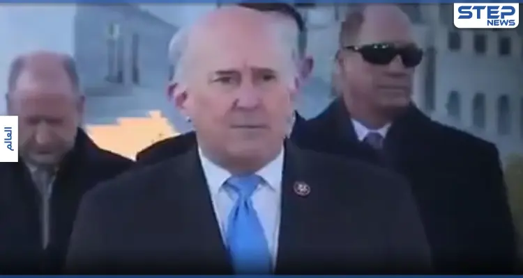 بالفيديو|| سقطت أسنانه وحاول تفادي الأمر.. موقف محرج لنائب ولاية تكساس خلال إلقاء خطاب: أخبار
