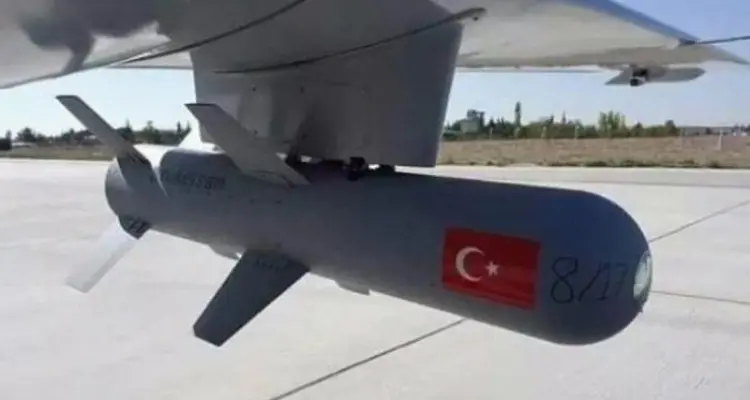 الغارة الثانية خلال أسبوع.. الطيران التركي يصفي قيادييَن بقسد باستهداف سيارتهم العسكرية قرب عين العرب (فيديو): أخبار