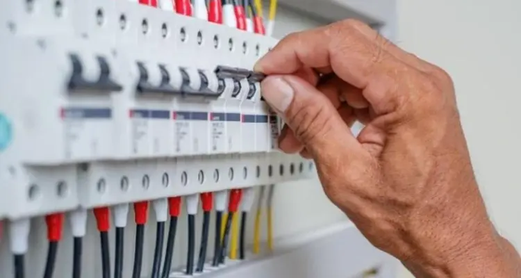 وزراء الطاقة بسوريا والأردن ولبنان يكشفون موعد تصدير الكهرباء للبنان وارتباطه بإصلاح البنية التحتية لسوريا: أخبار