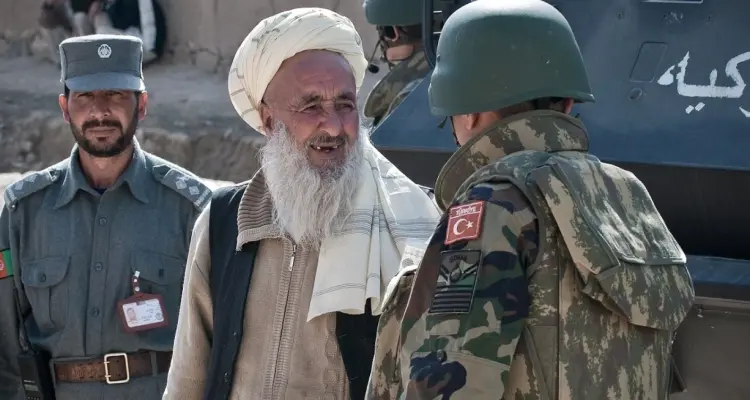 طالبان تتفق مع تركيا ودولة عربية لتشغيل مطار كابل وترسل رسائل إلى إيران وباكستان: أخبار