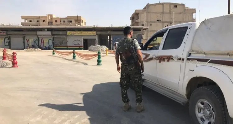 حواجز "قسد" في الرقة تلاحق المنشقين والمتخلفين عن صفوفها: أخبار