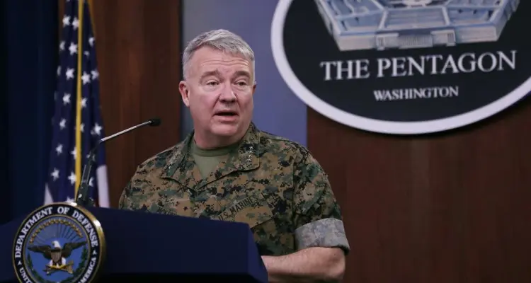 الجنرال الأمريكي كينث ماكنزي يتحدث عن استعدادات عسكرية لمواجهة خطر إيراني: أخبار