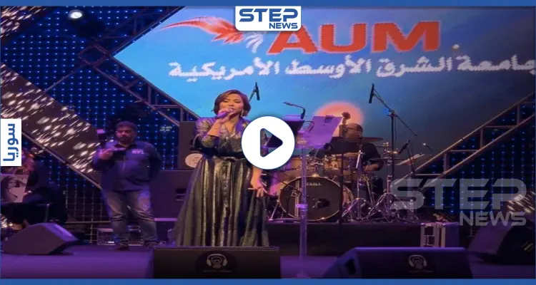 بالفيديو|| في حفلٍ ضخم بالكويت شيرين تطلب من زوجها حملها.. شاهد ردّة فعله أمام جمهورها: أخبار