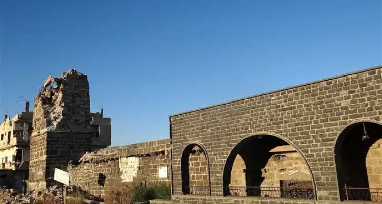 بالصور || الفرقة الرابعة تستهدف بصواريخ الفيل المسجد العمري الكبير في درعا: أخبار