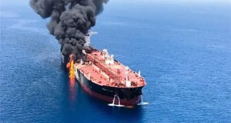 إسرائيل تحمل هذه الجهة مسؤولية استهداف سفينتها ببحر العرب.. ومصادر تكشف الخسائر طريقة الهجوم: أخبار