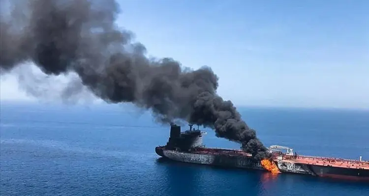 مسؤول إسرائيلي يكشف من يقف وراء استهداف السفينة الإسرائيلية في بحر العرب ومصادر استخباراتيه تؤكد الفرضية: أخبار