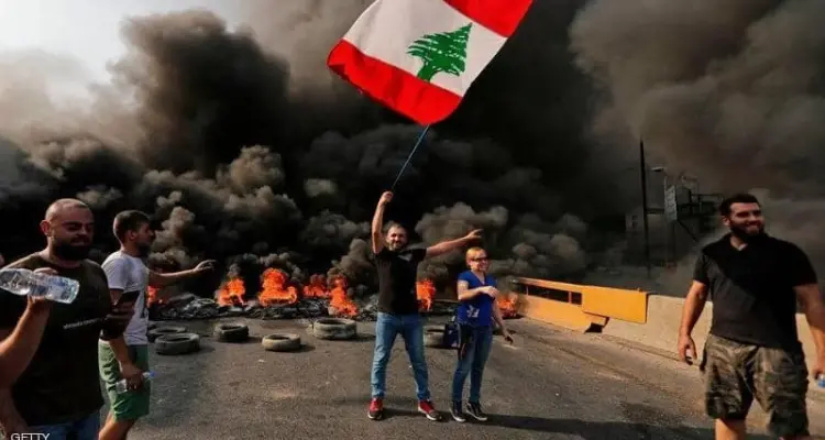محتجون في لبنان يقطعون الطرقات المؤدية إلى بيروت شمالاً وجنوباً: أخبار