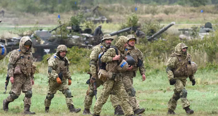 بريطانيا تحذر روسيا من شنّ أي هجوم على أوكرانيا.. وتطالب بوتين بهذا: أخبار
