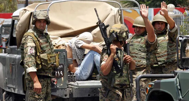 الجيش اللبناني يعتقل عشرات اللاجئين السوريين في مخيمات عكار بلبنان، والتفاصيل!؟: أخبار