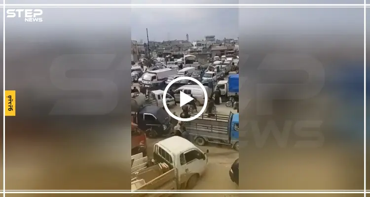 بالفيديو || "حدود العالم مغلقة" أعداد ضخمة من النازحين باتوا بسياراتهم في ريف إدلب: أخبار
