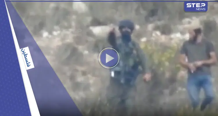 بالفيديو|| جندي إسرائيلي يلقن مستوطنين كيفية استعمال سلاح ضد فلسطينيين: أخبار