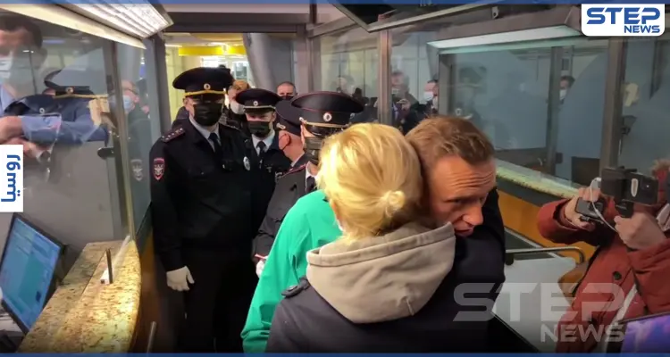 بالفيديو|| لحظة توقيف المعارض الروسي أليكسي نافالني في المطار.. ومطالبات دولية بالإفراج عنه: أخبار