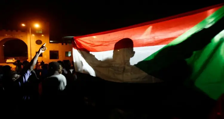 تطورات السودان: واشنطن تدعو لأمرٍ هام وممثل الأمم المتحدة يؤكد انقطاع الاتصالات في البلاد: أخبار