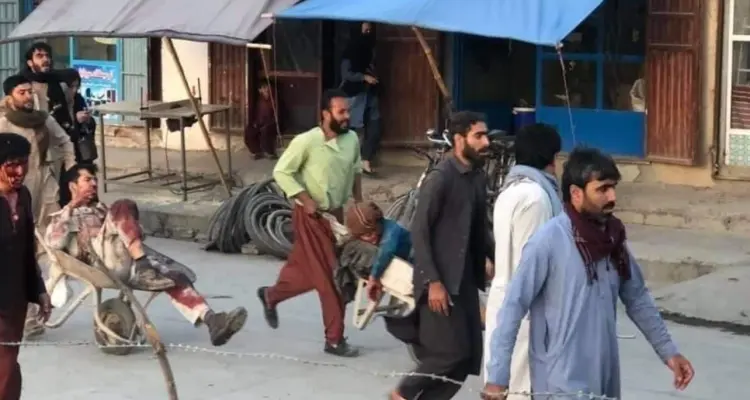 انفجار ضخم جديد يهز كابل وواشنطن تعلن عدد الجنود الأمريكيين الذين سقطوا جرّاء انفجارات اليوم: أخبار