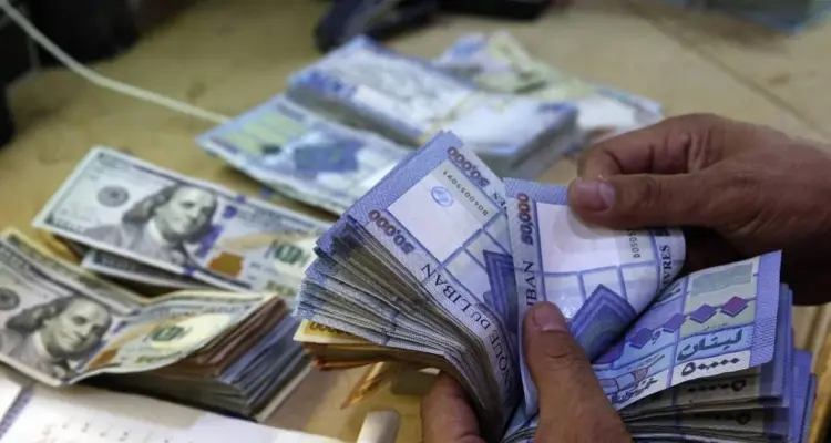 لبنان على حافة الانهيار.. الدولار يسجل أرقام تاريخية في السوق السوداء واللبنانيون يخرجون بتظاهرات: أخبار