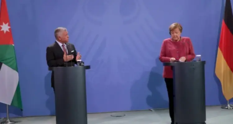 يُهدى فقط للملوك والرؤساء.. ملك عربي يمنح المستشارة الألمانية أنجيلا ميركل وسام النهضة المُرصّع: أخبار