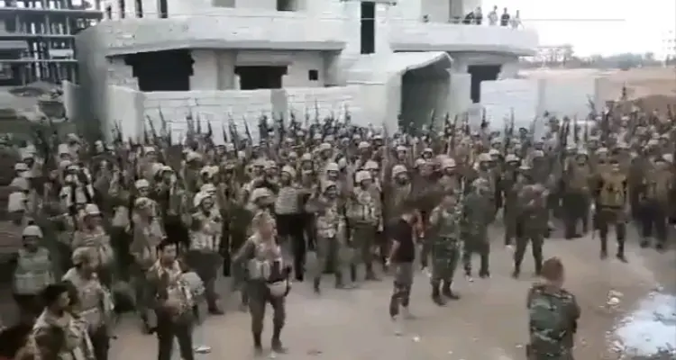 بالفيديو|| "أرواحنا فدا الأسد".. تحشدات لقوات النظام السوري حول درعا ومطالب جديدة للجنتها المركزية تضعها أمام خيارين: أخبار