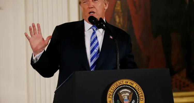 ترامب يكشف عن سبب بقاء قواته في العراق.. واحتمال عودتها إلى سوريا: أخبار