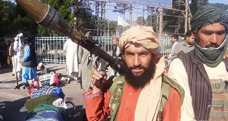 أفغانستان.. طالبان تتجه إلى القصر الرئاسي وأشرف غني يتعهد بتسليم السلطة (فيديو): أخبار