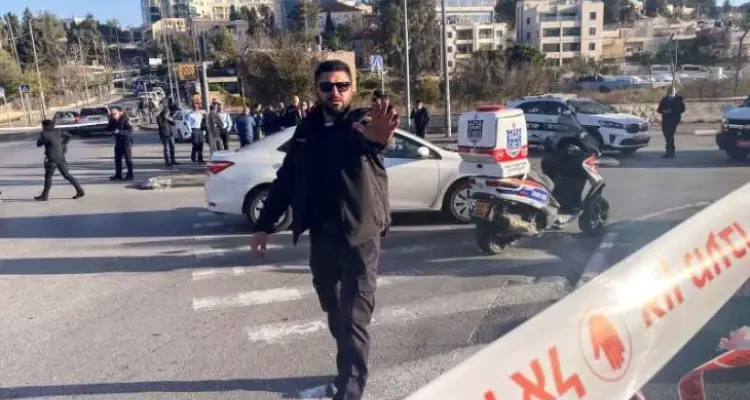 بالفيديو|| قوات إسرائيلة تصفّي فلسطينياً بزعم محاولة تنفيذ عملية طعن: أخبار