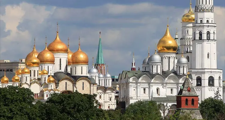 الكرملين يرد على اتهاماتٍ وجهت لروسيا حول نوايا غزو أوكرانيا ويوجه رسالة لأوروبا حول الغاز: أخبار