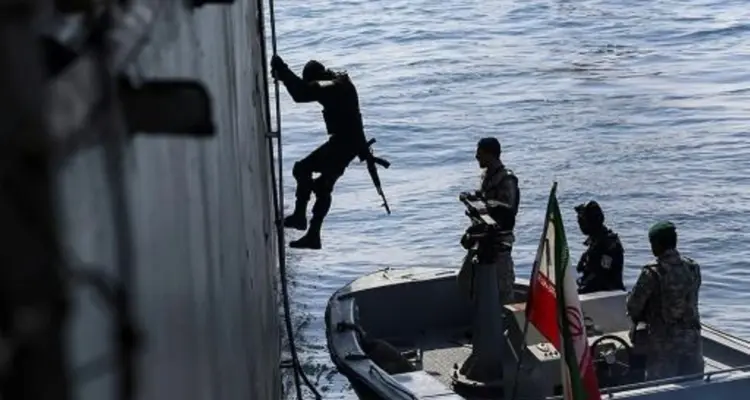 الحرس الثوري الإيراني يستولي على سفينة أجنبية في الخليج تحمل نفطاً: أخبار
