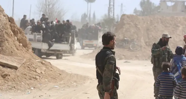 شباب الغوطة الشرقية للخدمة في جيش الأسد.. وضباط النظام يبتزون الأهالي!!: أخبار