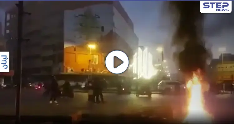 بالفيديو || لبناني ينهال ضربًا على عنصر أمن.. ومظاهرات غاضبة في طرابلس رفضًا للإقفال التام: أخبار