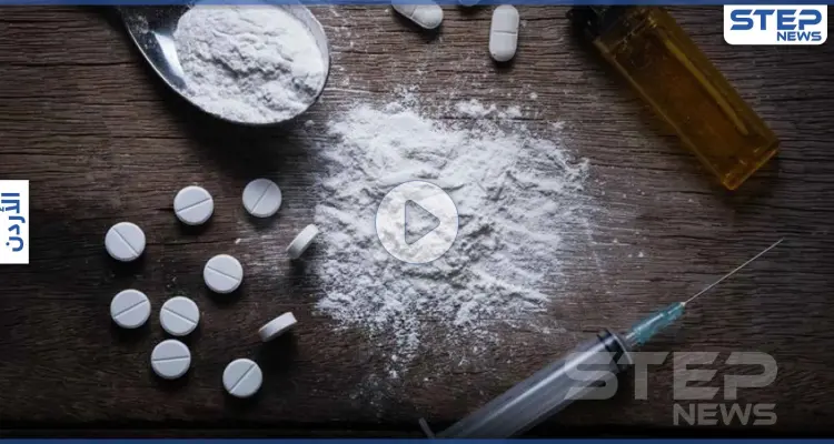 بالفيديو|| شاب أردني يصرخ ويفترش الأرض والناس حوله بمشهد "صادم" نتيجة جرعة مخدرات: أخبار