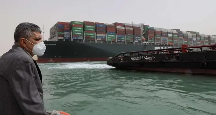 محكمة مصرية ترفض طلباً من سفينة إيفر جيفين التي اغلقت قناة السويس.. ومصادر مصرية تكشفه: أخبار