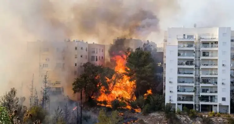 بالفيديو|| اندلاع حريق هائل في مستوطنة كريات شمونة شمال إسرائيل والسلطات تخلي السكان على الفور: أخبار