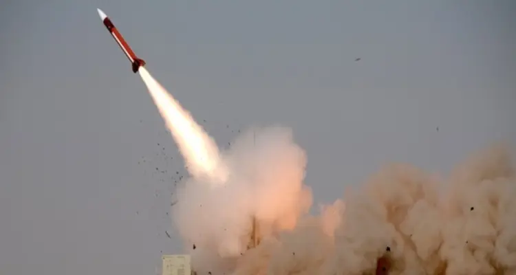 الحوثيون يطلقون صاروخاً باليستياً صوب جازان.. والتحالف العربي يتصدى له: أخبار