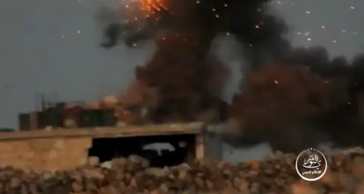 بالفيديو||الجبهة الوطنية تدمر موقعاً عسكرياً للنظام السوري جنوبي إدلب.. ومقتل عنصر للأخير قنصاً: أخبار