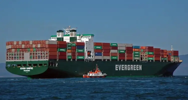 "إيفر غيفن" تستعد للإبحار من قناة السويس: أخبار