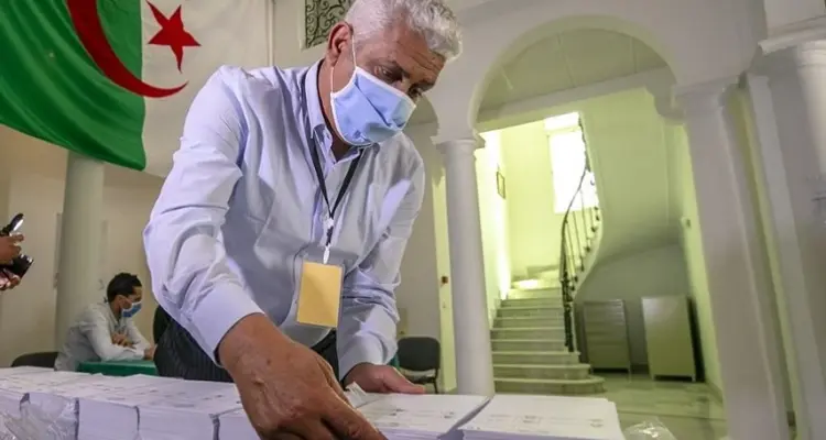 إغلاق صناديق الاقتراع في الانتخابات النيابية الجزائرية الأولى بعد عزل "بوتفليقة".. ونسبة المصوتين غير متوقعة: أخبار