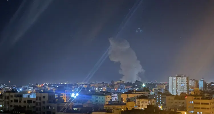 بالفيديو|| لحظة تدمير الطائرات الإسرائيلية برج الجوهرة وسط غزة.. وخروج جماعي لإسرائيليين من اللد بعد إعلان حالة الطوارئ فيها: أخبار