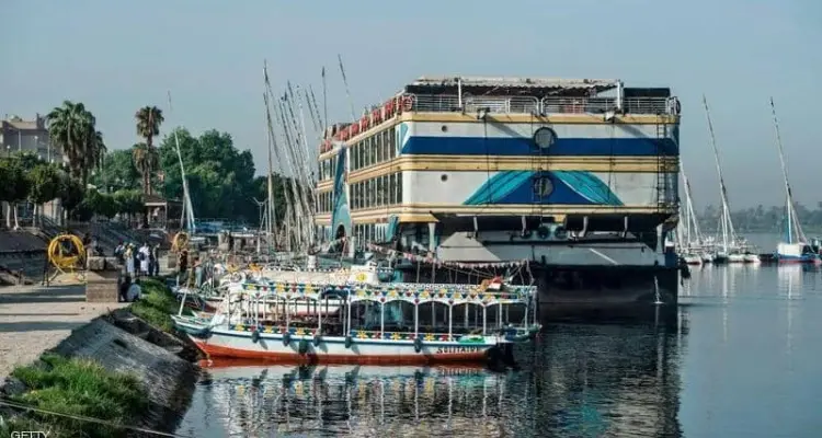 انقلاب عبارة ركاب في نهر النيل بعد تعطل محركاتها ومصادر تكشف حجم الخسائر: أخبار