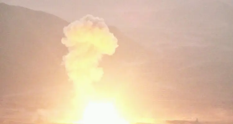 بالفيديو|| الدفاعات الجوية السعودية تصد هجوماً صاروخياً أطلق باتجاه الرياض.. والجيش اليمني يدمر مخازن أسلحة حوثية: أخبار